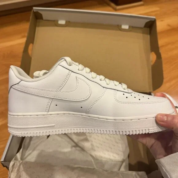 New In Box Nike Air Force 1 '07 - Size M8, W9.5 - Picture 4 of 9